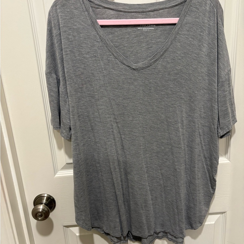 Time and Tru Heather Gray and light Short Sleeve Tops